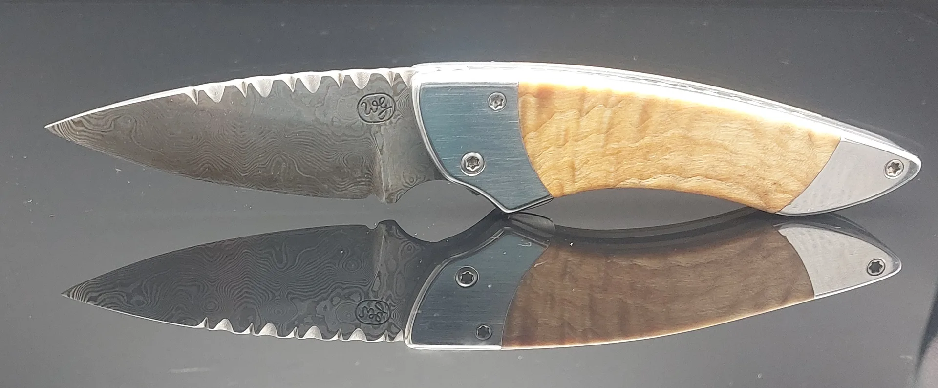 Handgefertigtes Damast-Taschenmesser – VG-Messer
