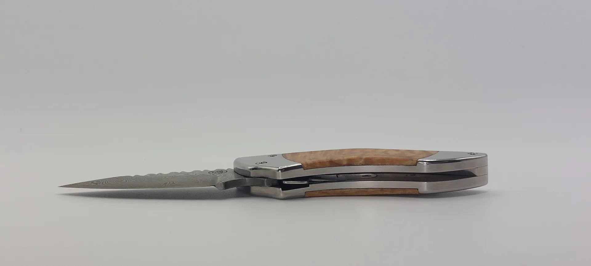 Handgefertigtes Damast-Taschenmesser – VG-Messer