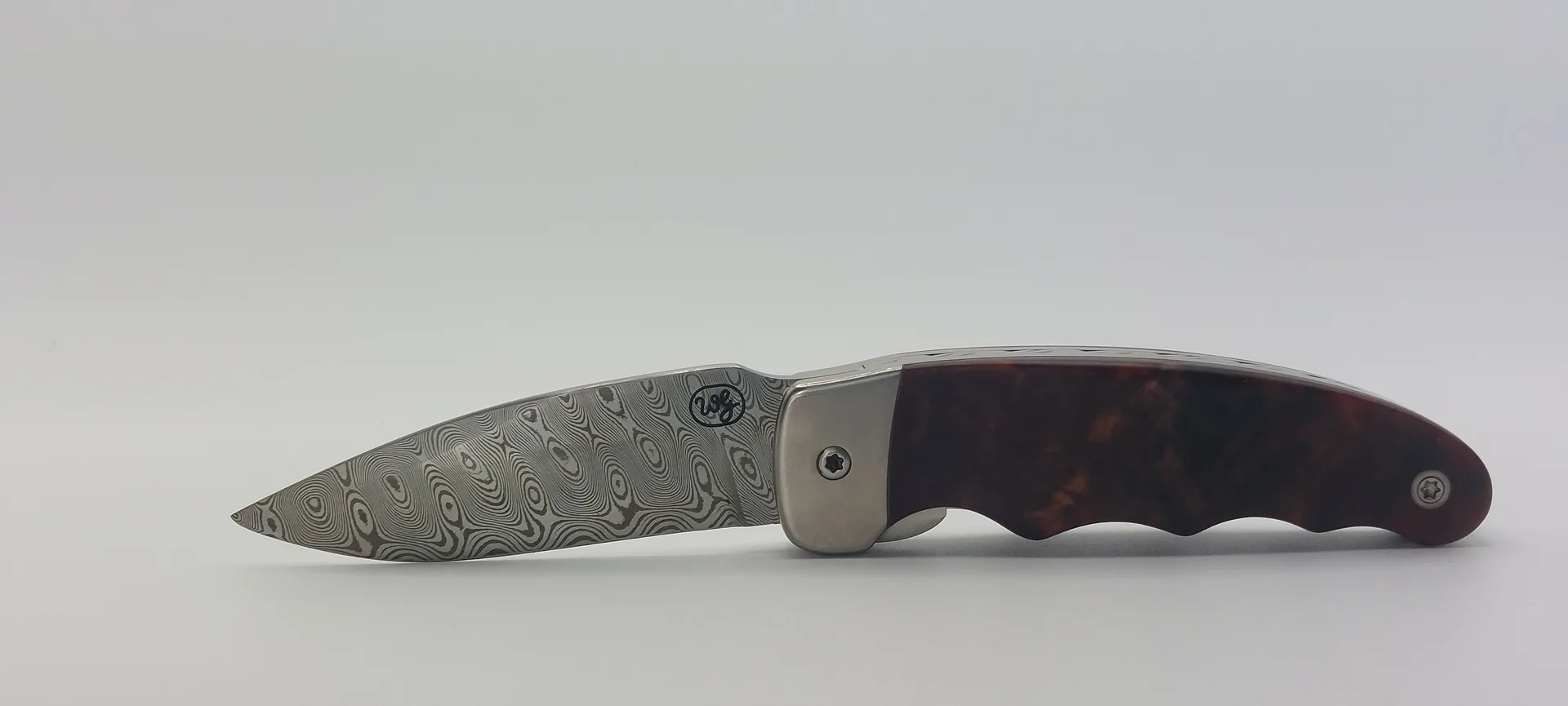 Handgefertigtes Damast-Taschenmesser – VG-Messer
