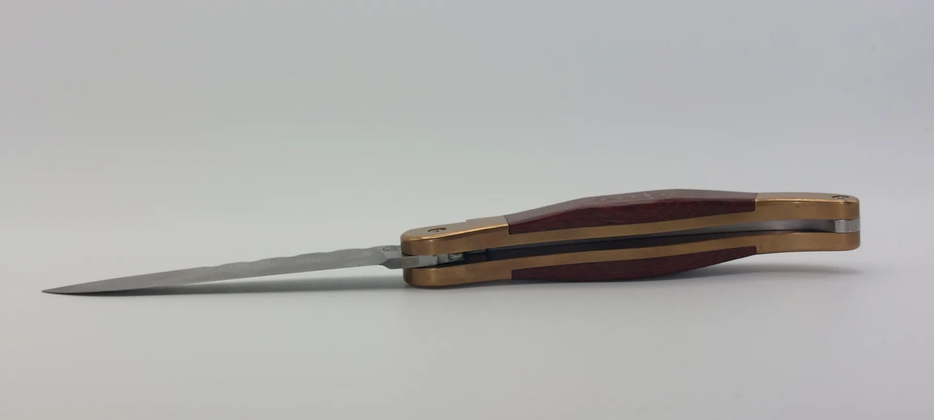 Handgefertigtes Damast-Taschenmesser – VG-Messer