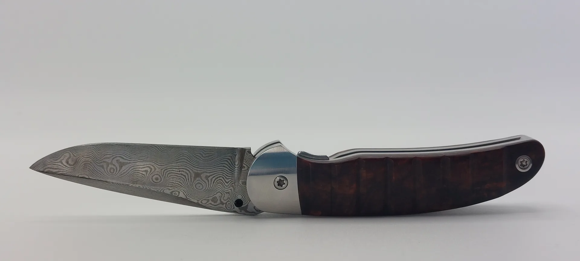 Handgefertigtes Damast-Taschenmesser – VG-Messer