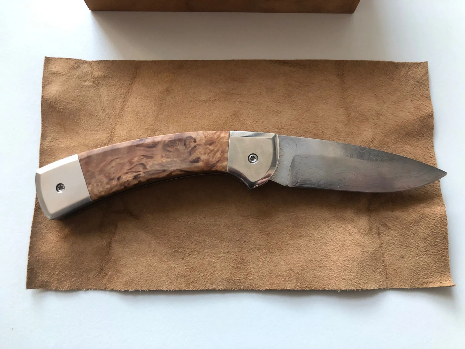 Handgefertigtes Damast-Taschenmesser – VG-Messer