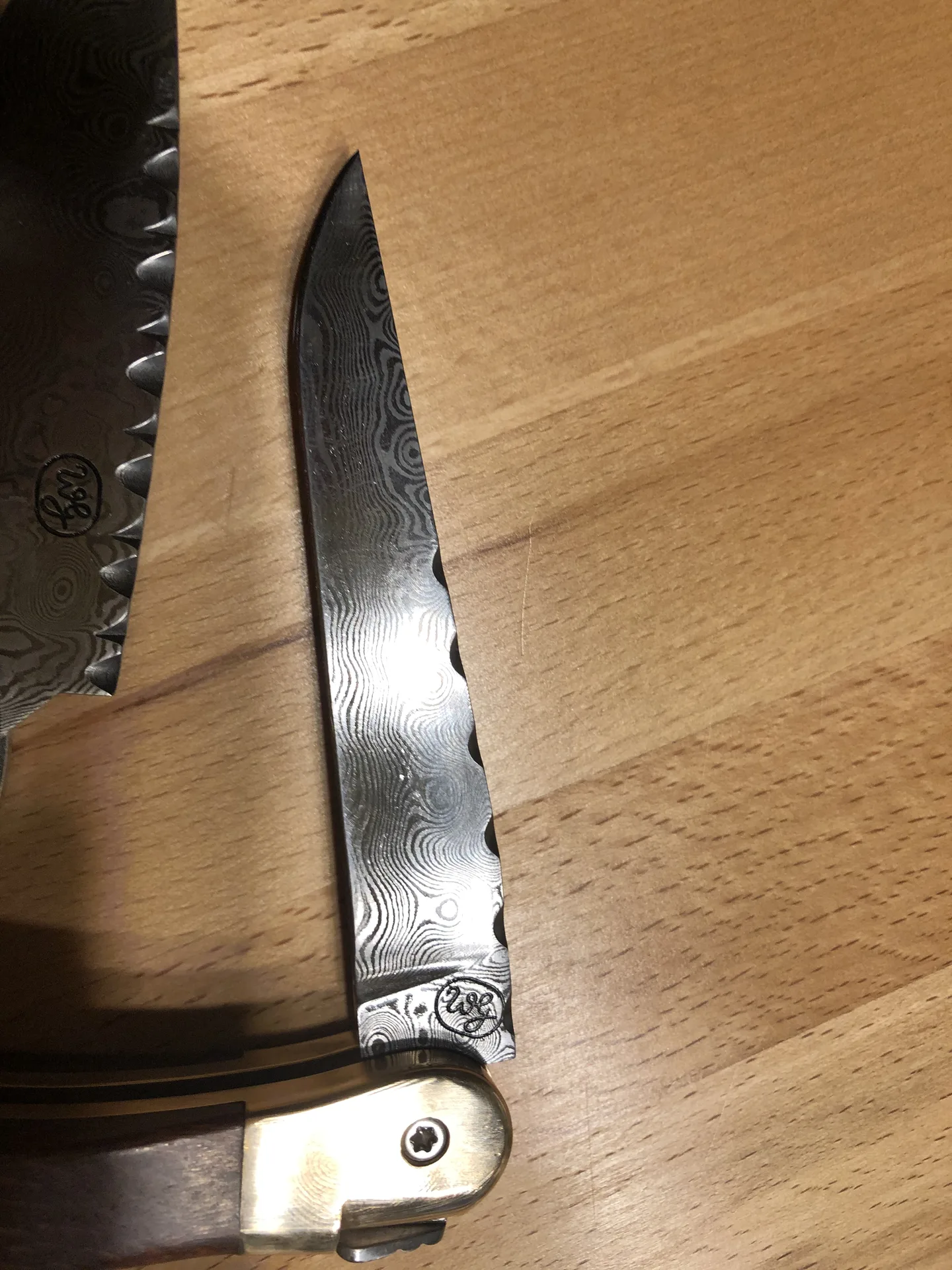 Handgefertigtes Damast-Taschenmesser – VG-Messer