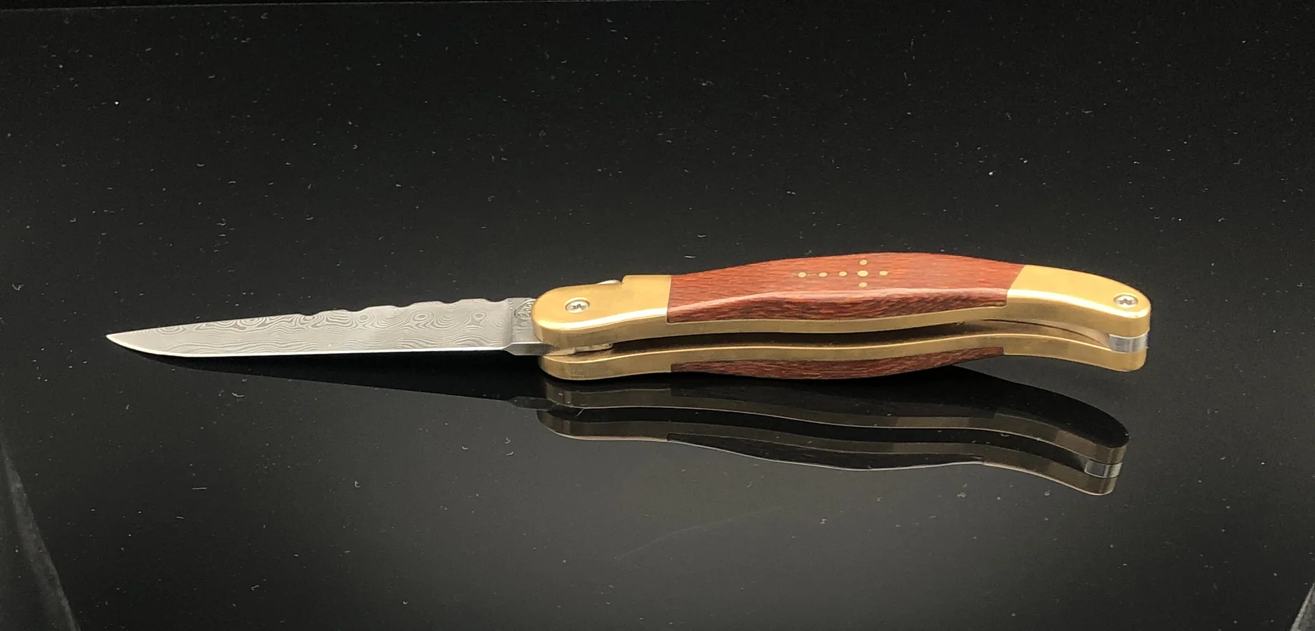 Handgefertigtes Damast-Taschenmesser – VG-Messer
