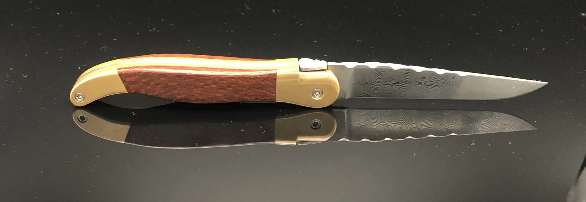 Handgefertigtes Damast-Taschenmesser – VG-Messer
