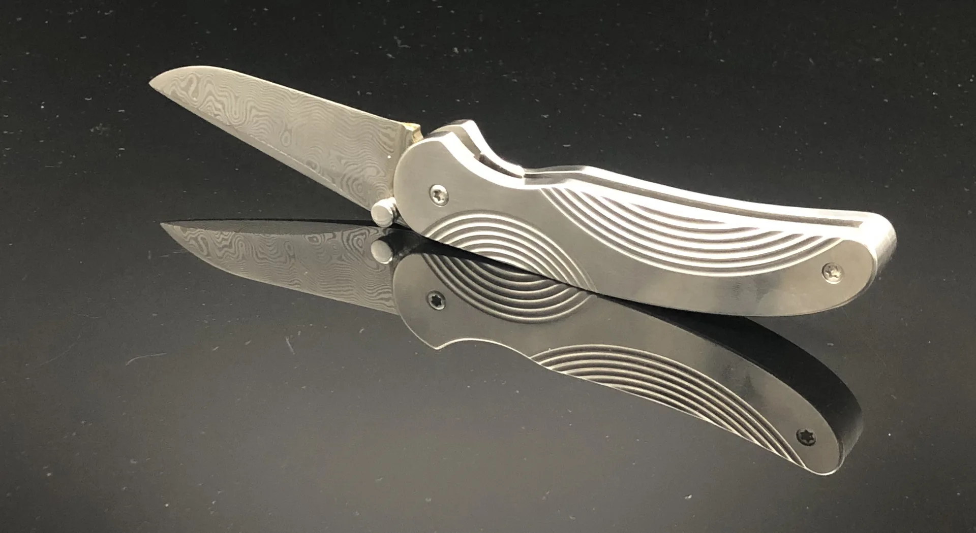 Handgefertigtes Damast-Taschenmesser – VG-Messer