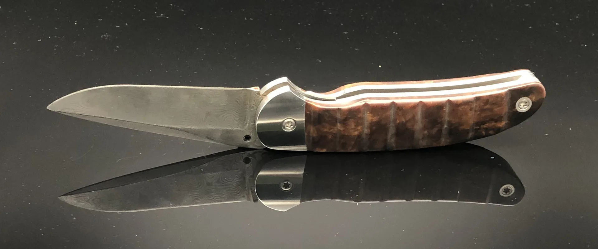 Handgefertigtes Damast-Taschenmesser – VG-Messer