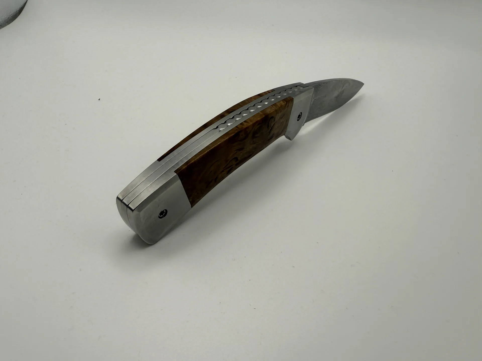 Handgefertigtes Damast-Taschenmesser – VG-Messer