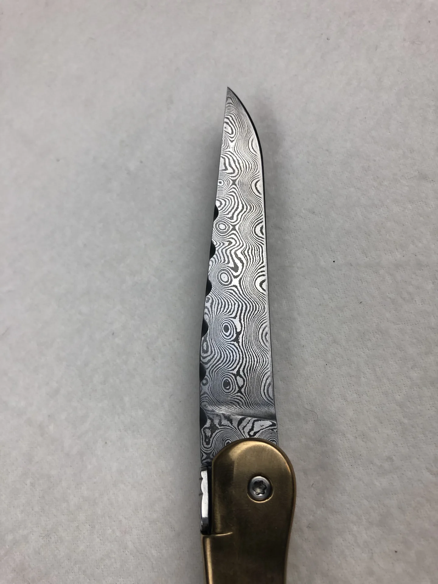 Handgefertigtes Damast-Taschenmesser – VG-Messer