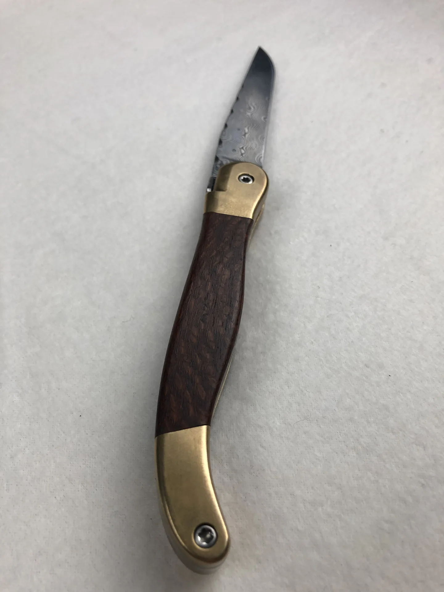 Handgefertigtes Damast-Taschenmesser – VG-Messer