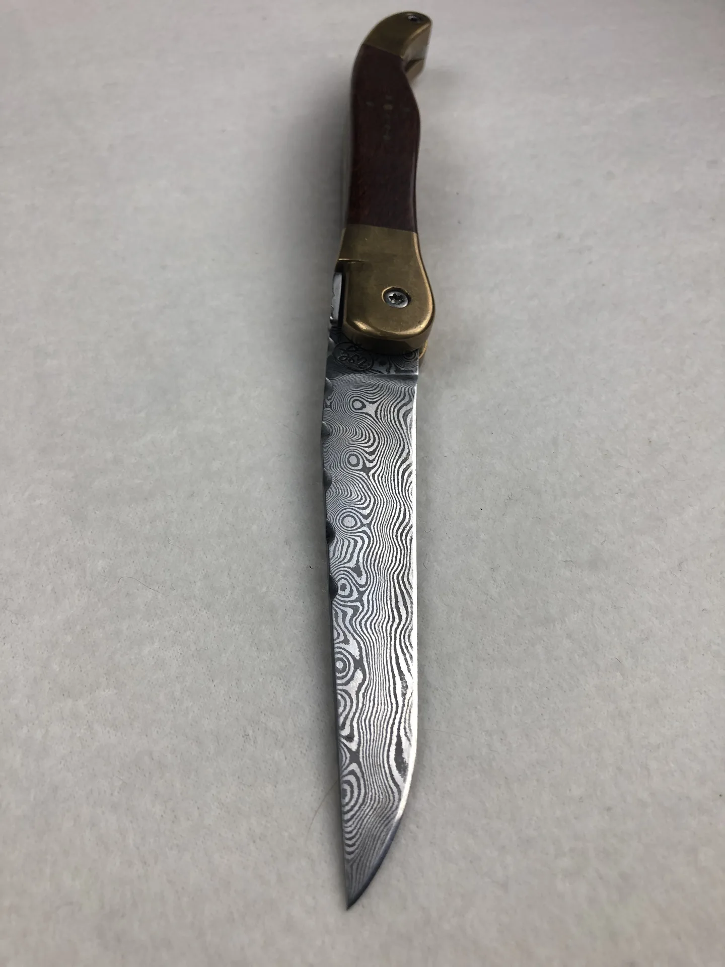 Handgefertigtes Damast-Taschenmesser – VG-Messer