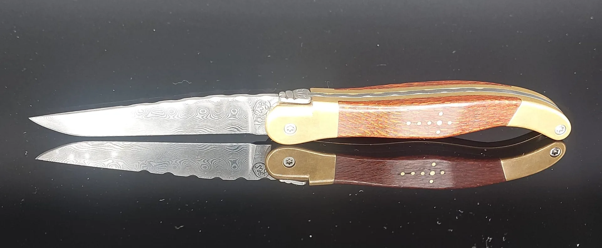 Handgefertigtes Damast-Taschenmesser – VG-Messer