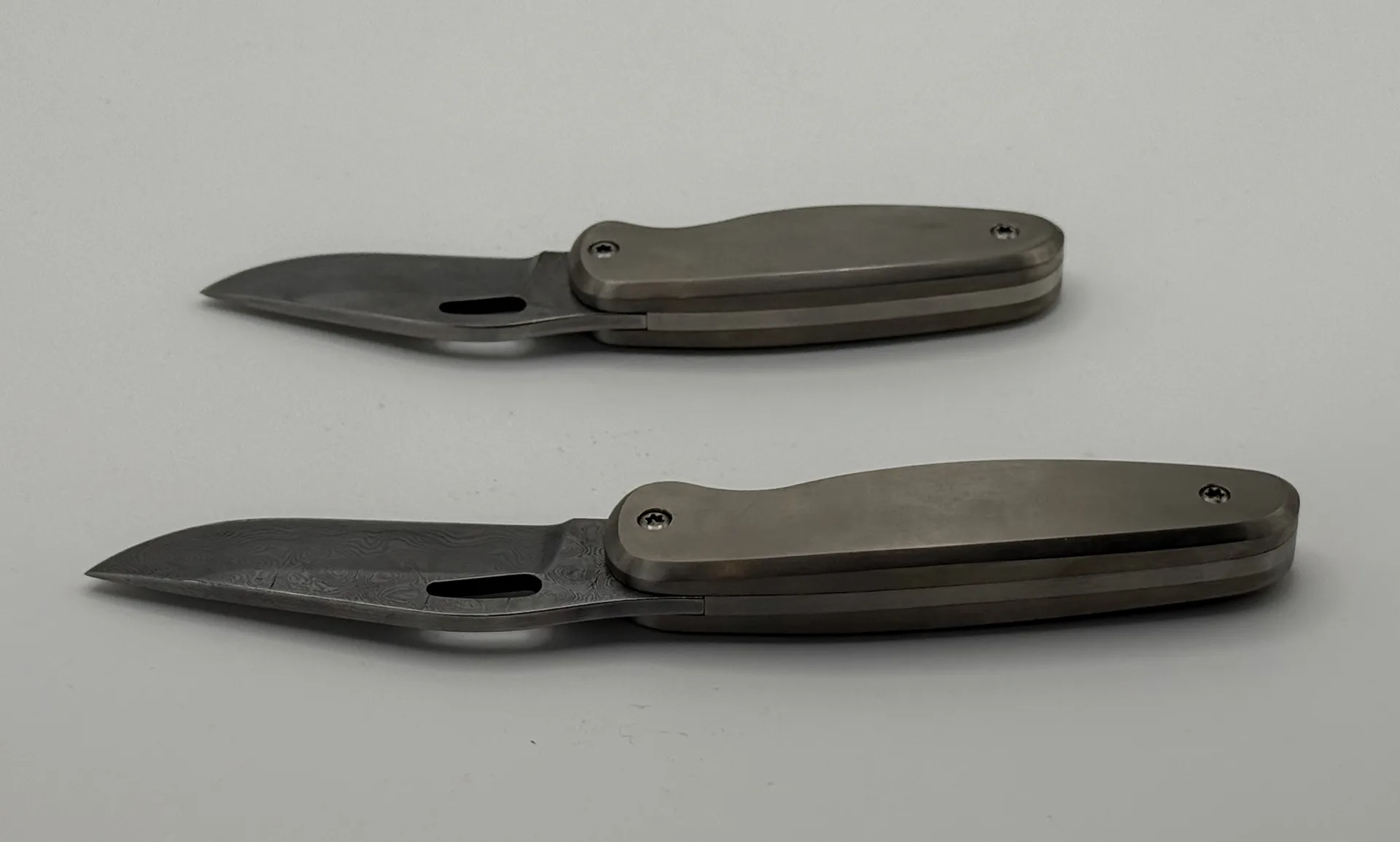 Handgefertigtes Damast-Taschenmesser – VG-Messer