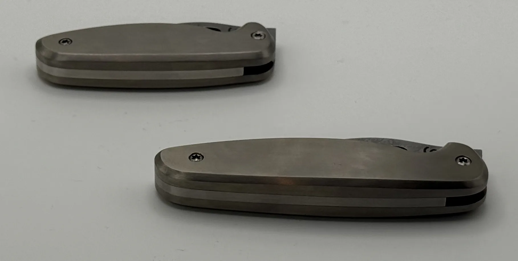 Handgefertigtes Damast-Taschenmesser – VG-Messer