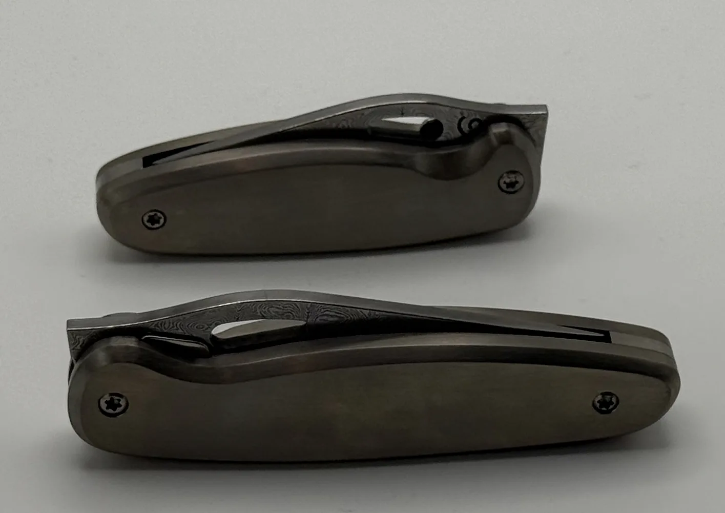 Handgefertigtes Damast-Taschenmesser – VG-Messer